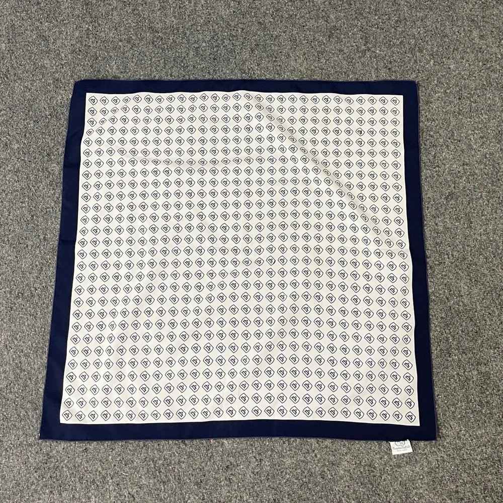 Vintage Hampton Hall NY Women’s Navy Blue & White Scarf